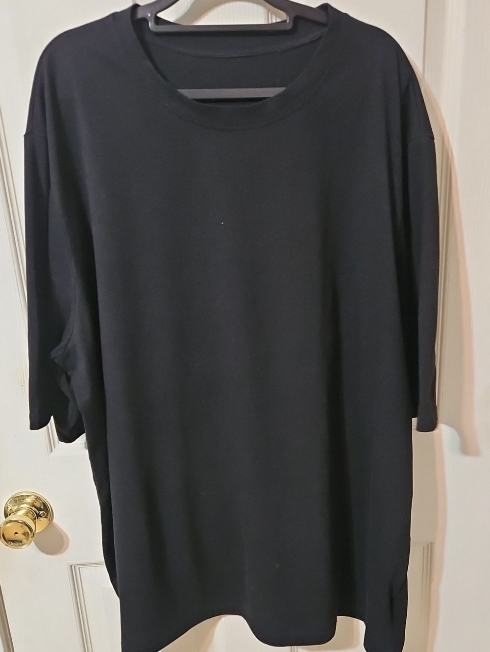 Men's Black Crewneck Short Sleeve Shirt